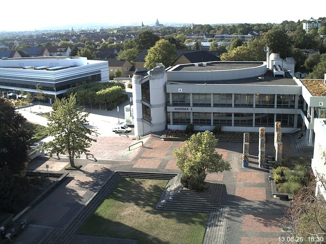 Foto der Webcam: Verwaltungsgeb&auml;ude, Innenhof mit Audimax, H&ouml;rsaal-Geb&auml;ude 1