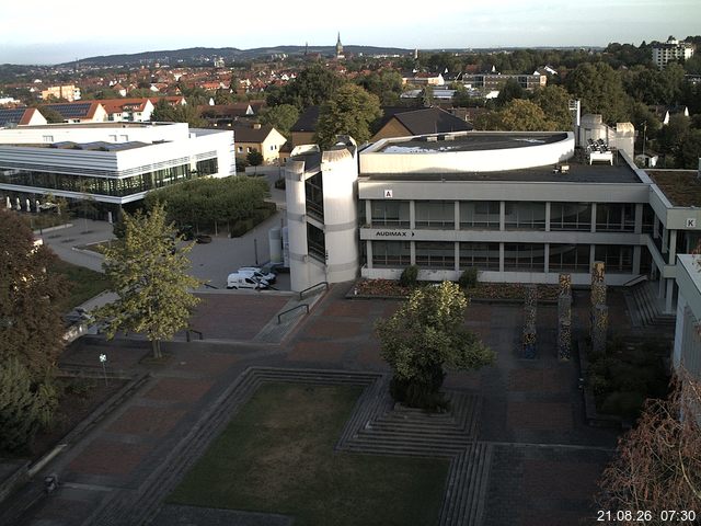 Foto der Webcam: Verwaltungsgeb&auml;ude, Innenhof mit Audimax, H&ouml;rsaal-Geb&auml;ude 1