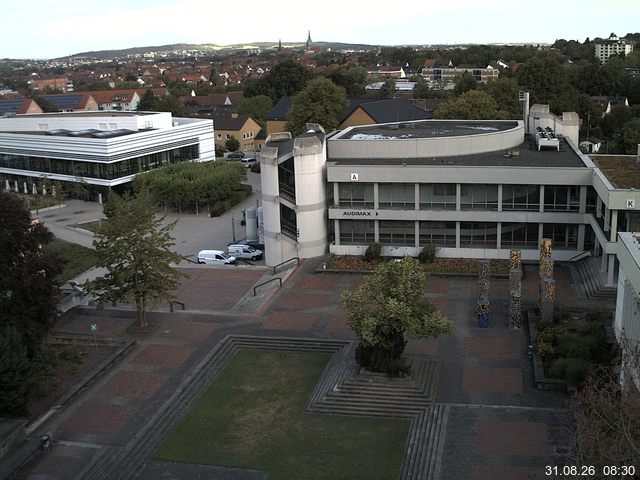 Foto der Webcam: Verwaltungsgeb&auml;ude, Innenhof mit Audimax, H&ouml;rsaal-Geb&auml;ude 1