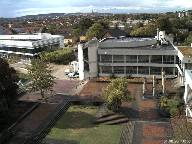 Foto der Webcam: Verwaltungsgeb&auml;ude, Innenhof mit Audimax, H&ouml;rsaal-Geb&auml;ude 1