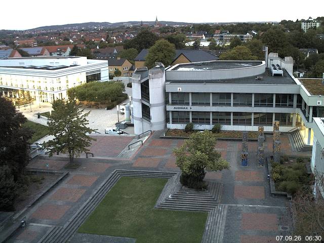 Foto der Webcam: Verwaltungsgeb&auml;ude, Innenhof mit Audimax, H&ouml;rsaal-Geb&auml;ude 1