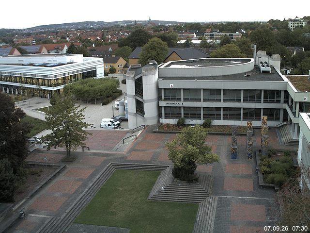 Foto der Webcam: Verwaltungsgeb&auml;ude, Innenhof mit Audimax, H&ouml;rsaal-Geb&auml;ude 1