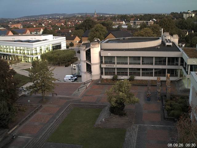 Foto der Webcam: Verwaltungsgeb&auml;ude, Innenhof mit Audimax, H&ouml;rsaal-Geb&auml;ude 1