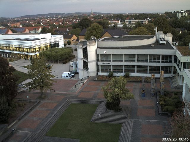 Foto der Webcam: Verwaltungsgeb&auml;ude, Innenhof mit Audimax, H&ouml;rsaal-Geb&auml;ude 1