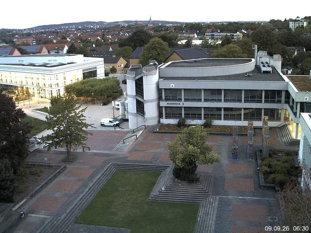 Foto der Webcam: Verwaltungsgeb&auml;ude, Innenhof mit Audimax, H&ouml;rsaal-Geb&auml;ude 1