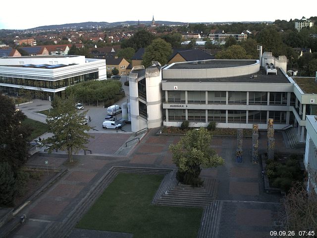 Foto der Webcam: Verwaltungsgeb&auml;ude, Innenhof mit Audimax, H&ouml;rsaal-Geb&auml;ude 1