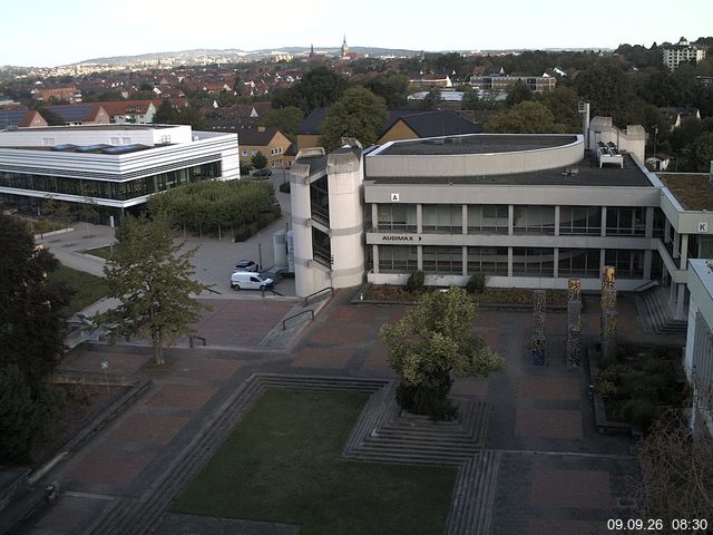 Foto der Webcam: Verwaltungsgeb&auml;ude, Innenhof mit Audimax, H&ouml;rsaal-Geb&auml;ude 1