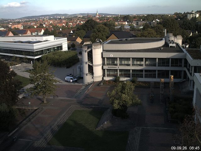 Foto der Webcam: Verwaltungsgeb&auml;ude, Innenhof mit Audimax, H&ouml;rsaal-Geb&auml;ude 1