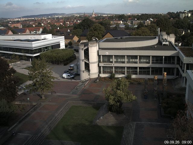 Foto der Webcam: Verwaltungsgeb&auml;ude, Innenhof mit Audimax, H&ouml;rsaal-Geb&auml;ude 1