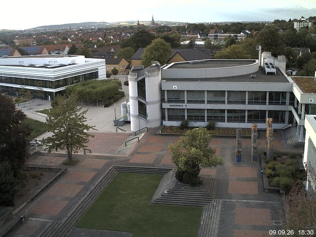 Foto der Webcam: Verwaltungsgeb&auml;ude, Innenhof mit Audimax, H&ouml;rsaal-Geb&auml;ude 1
