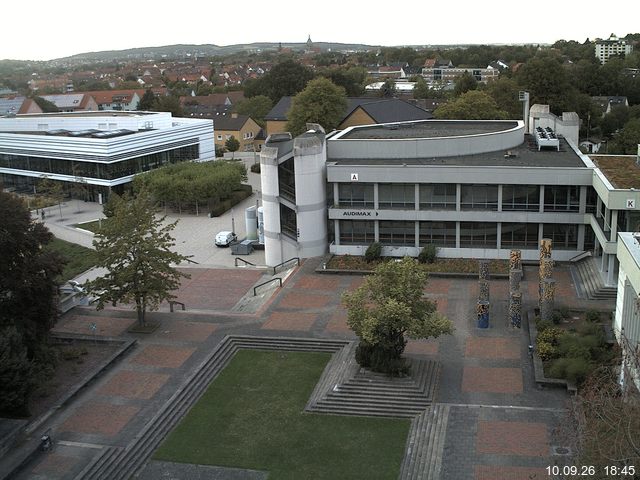 Foto der Webcam: Verwaltungsgeb&auml;ude, Innenhof mit Audimax, H&ouml;rsaal-Geb&auml;ude 1