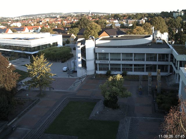 Foto der Webcam: Verwaltungsgeb&auml;ude, Innenhof mit Audimax, H&ouml;rsaal-Geb&auml;ude 1