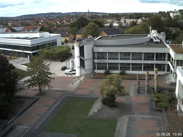 Foto der Webcam: Verwaltungsgeb&auml;ude, Innenhof mit Audimax, H&ouml;rsaal-Geb&auml;ude 1