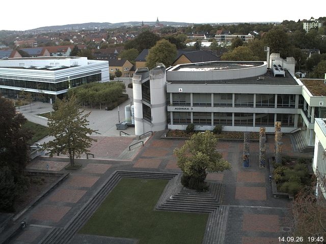 Foto der Webcam: Verwaltungsgeb&auml;ude, Innenhof mit Audimax, H&ouml;rsaal-Geb&auml;ude 1