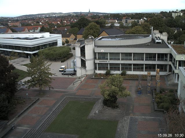 Foto der Webcam: Verwaltungsgeb&auml;ude, Innenhof mit Audimax, H&ouml;rsaal-Geb&auml;ude 1