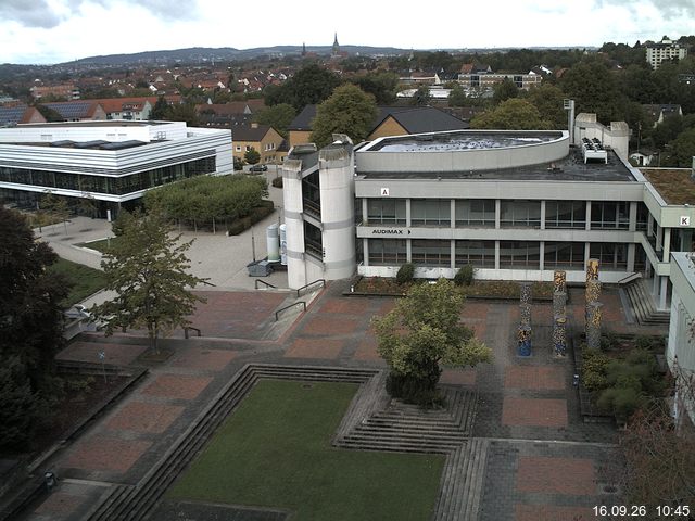 Foto der Webcam: Verwaltungsgeb&auml;ude, Innenhof mit Audimax, H&ouml;rsaal-Geb&auml;ude 1