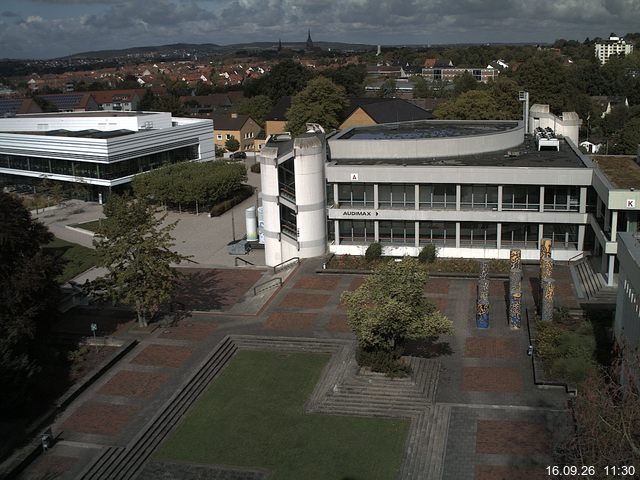 Foto der Webcam: Verwaltungsgeb&auml;ude, Innenhof mit Audimax, H&ouml;rsaal-Geb&auml;ude 1