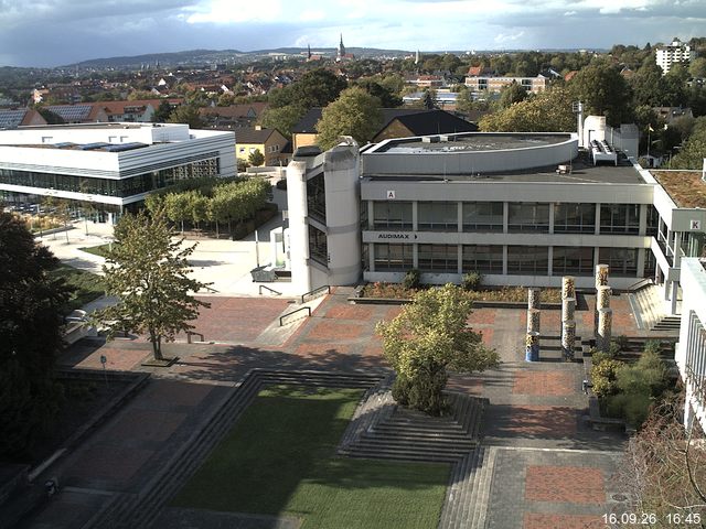 Foto der Webcam: Verwaltungsgeb&auml;ude, Innenhof mit Audimax, H&ouml;rsaal-Geb&auml;ude 1