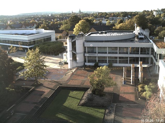 Foto der Webcam: Verwaltungsgeb&auml;ude, Innenhof mit Audimax, H&ouml;rsaal-Geb&auml;ude 1