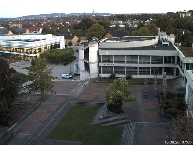 Foto der Webcam: Verwaltungsgeb&auml;ude, Innenhof mit Audimax, H&ouml;rsaal-Geb&auml;ude 1