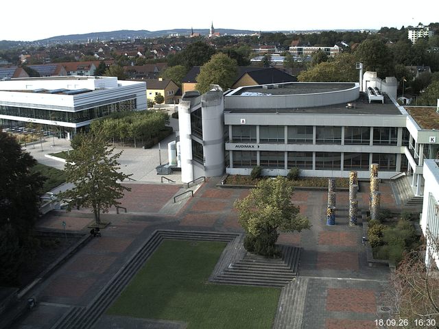 Foto der Webcam: Verwaltungsgeb&auml;ude, Innenhof mit Audimax, H&ouml;rsaal-Geb&auml;ude 1