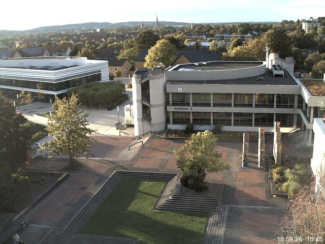 Foto der Webcam: Verwaltungsgeb&auml;ude, Innenhof mit Audimax, H&ouml;rsaal-Geb&auml;ude 1