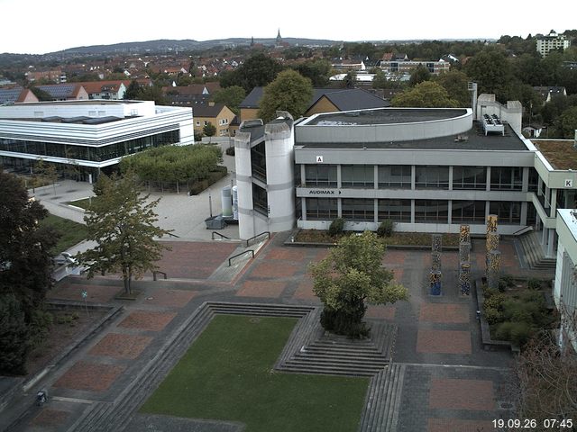 Foto der Webcam: Verwaltungsgeb&auml;ude, Innenhof mit Audimax, H&ouml;rsaal-Geb&auml;ude 1