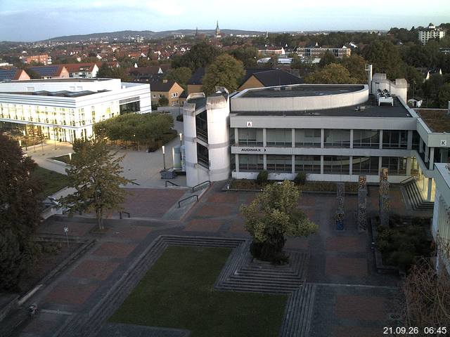Foto der Webcam: Verwaltungsgeb&auml;ude, Innenhof mit Audimax, H&ouml;rsaal-Geb&auml;ude 1
