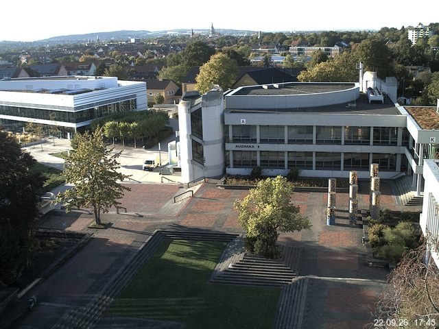 Foto der Webcam: Verwaltungsgeb&auml;ude, Innenhof mit Audimax, H&ouml;rsaal-Geb&auml;ude 1