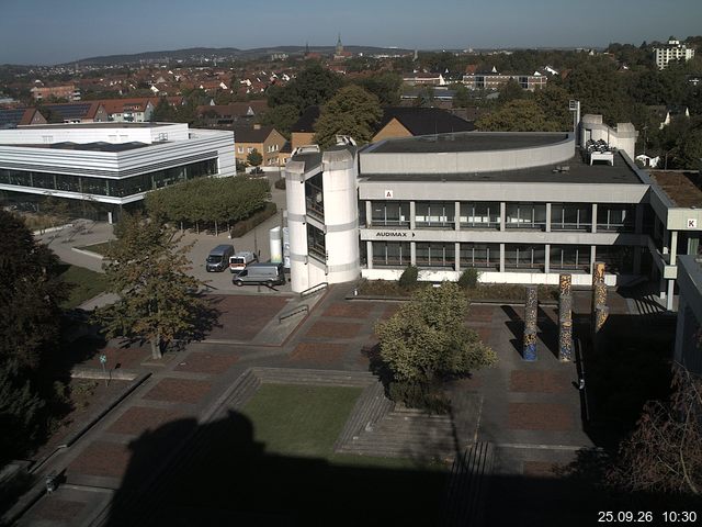 Foto der Webcam: Verwaltungsgeb&auml;ude, Innenhof mit Audimax, H&ouml;rsaal-Geb&auml;ude 1