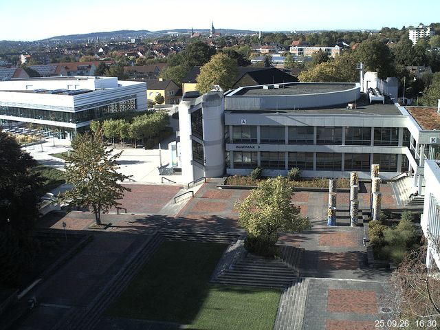 Foto der Webcam: Verwaltungsgeb&auml;ude, Innenhof mit Audimax, H&ouml;rsaal-Geb&auml;ude 1