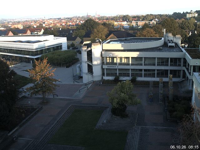 Foto der Webcam: Verwaltungsgeb&auml;ude, Innenhof mit Audimax, H&ouml;rsaal-Geb&auml;ude 1
