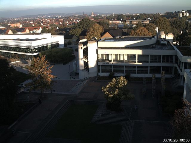 Foto der Webcam: Verwaltungsgeb&auml;ude, Innenhof mit Audimax, H&ouml;rsaal-Geb&auml;ude 1