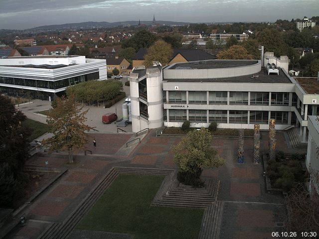 Foto der Webcam: Verwaltungsgeb&auml;ude, Innenhof mit Audimax, H&ouml;rsaal-Geb&auml;ude 1
