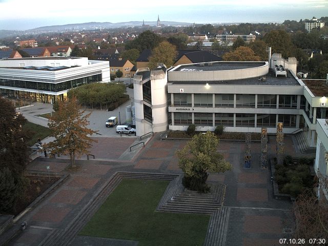 Foto der Webcam: Verwaltungsgeb&auml;ude, Innenhof mit Audimax, H&ouml;rsaal-Geb&auml;ude 1