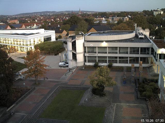 Foto der Webcam: Verwaltungsgeb&auml;ude, Innenhof mit Audimax, H&ouml;rsaal-Geb&auml;ude 1