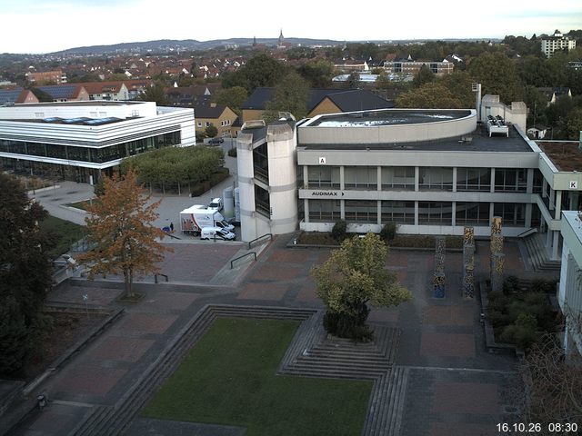 Foto der Webcam: Verwaltungsgeb&auml;ude, Innenhof mit Audimax, H&ouml;rsaal-Geb&auml;ude 1
