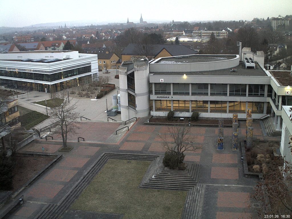 Foto der Webcam: Verwaltungsgeb&auml;ude, Innenhof mit Audimax, H&ouml;rsaal-Geb&auml;ude 1