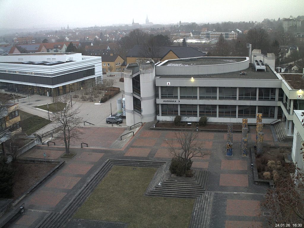 Foto der Webcam: Verwaltungsgeb&auml;ude, Innenhof mit Audimax, H&ouml;rsaal-Geb&auml;ude 1