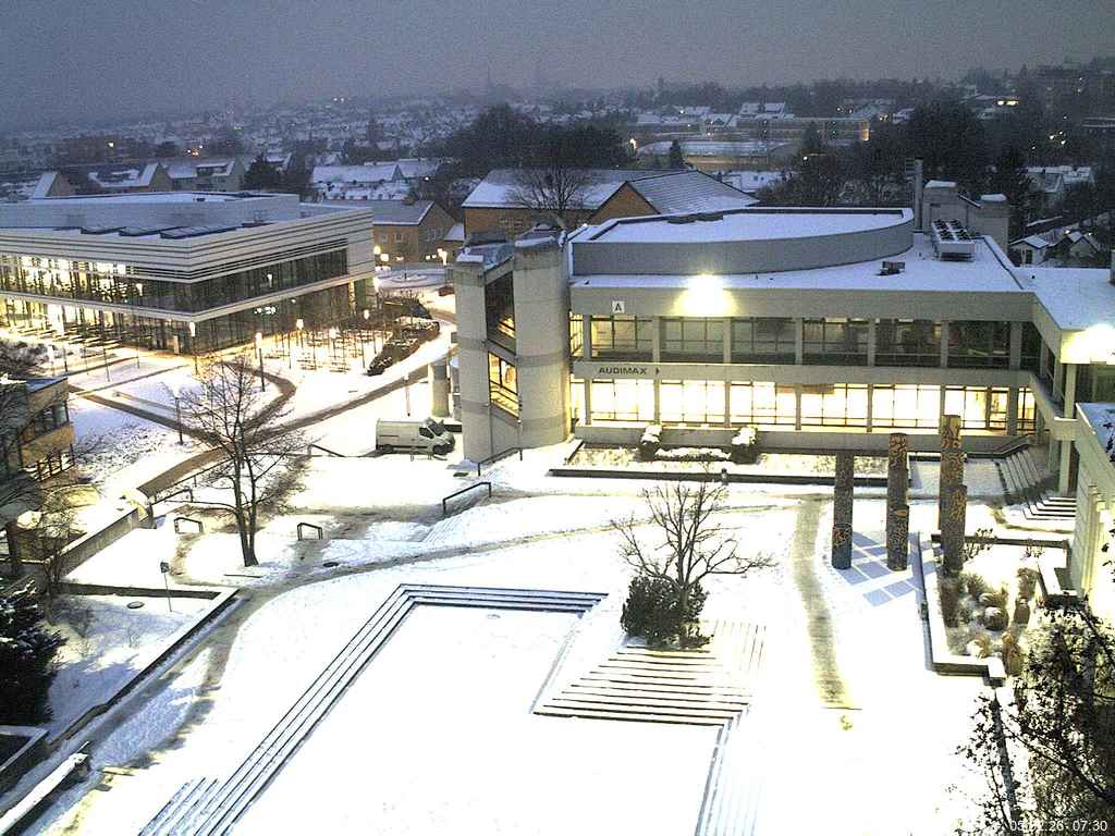 Foto der Webcam: Verwaltungsgeb&auml;ude, Innenhof mit Audimax, H&ouml;rsaal-Geb&auml;ude 1