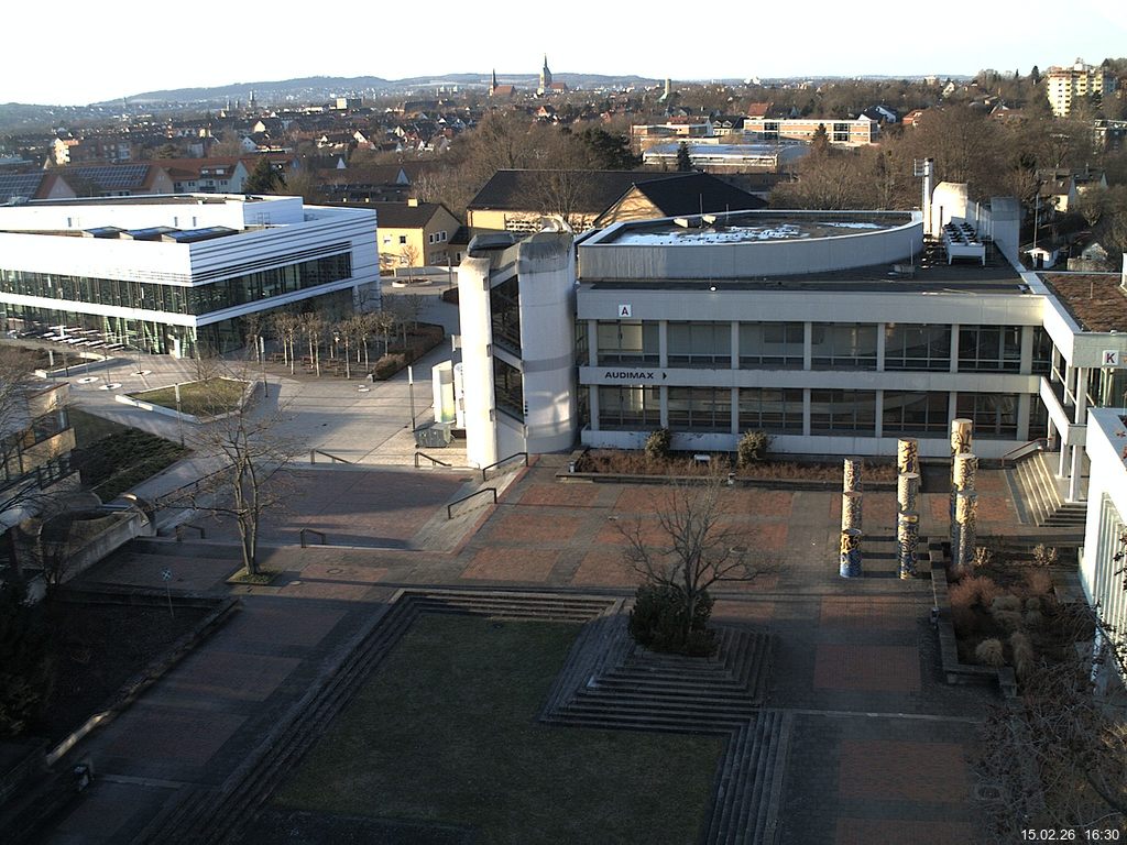 Foto der Webcam: Verwaltungsgeb&auml;ude, Innenhof mit Audimax, H&ouml;rsaal-Geb&auml;ude 1