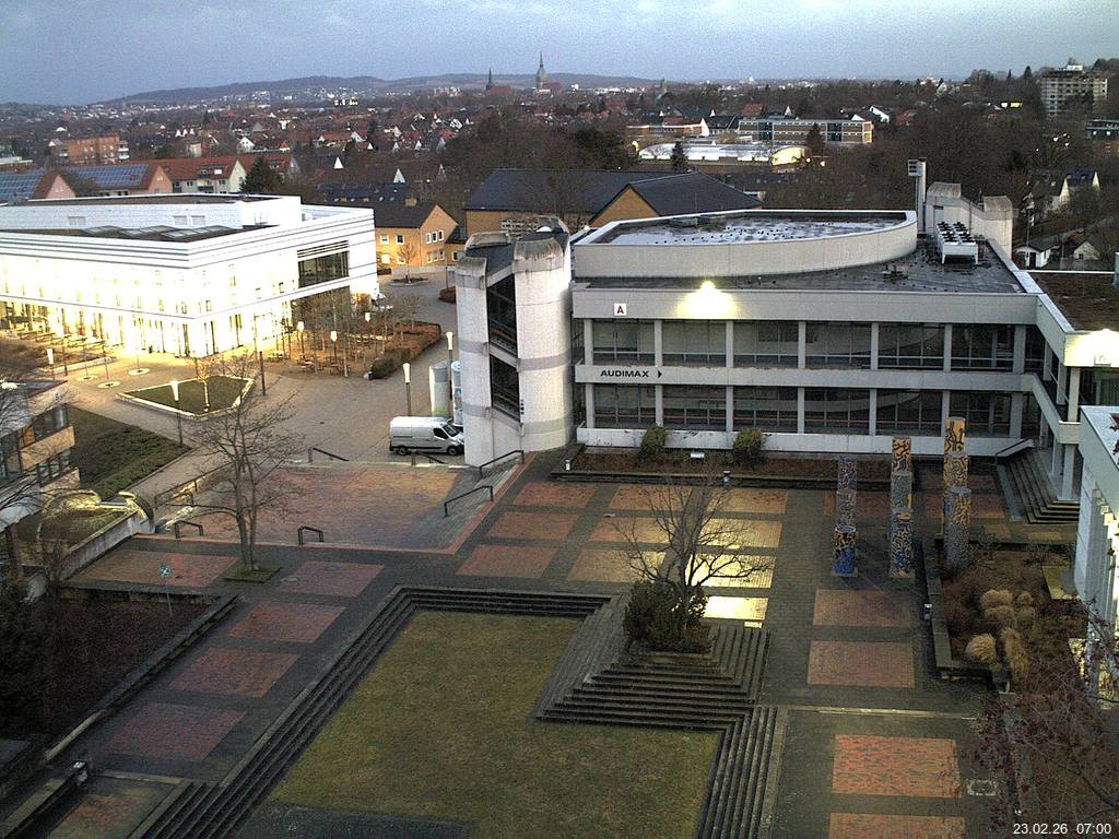 Foto der Webcam: Verwaltungsgeb&auml;ude, Innenhof mit Audimax, H&ouml;rsaal-Geb&auml;ude 1