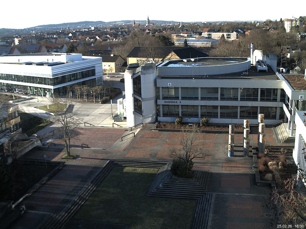 Foto der Webcam: Verwaltungsgeb&auml;ude, Innenhof mit Audimax, H&ouml;rsaal-Geb&auml;ude 1