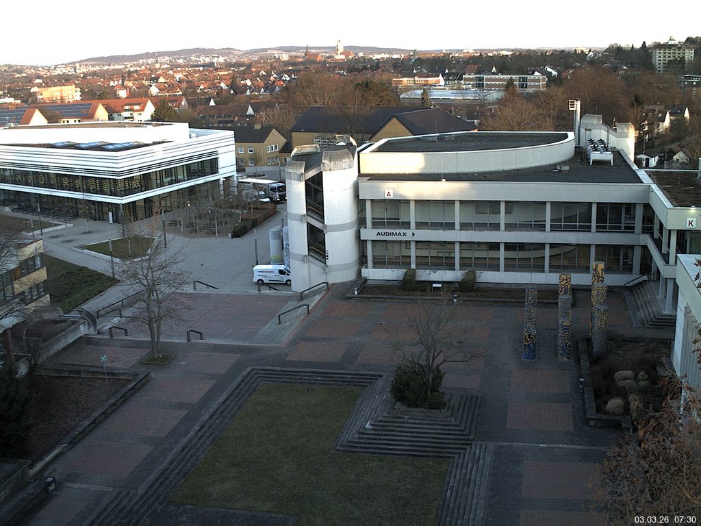 Foto der Webcam: Verwaltungsgeb&auml;ude, Innenhof mit Audimax, H&ouml;rsaal-Geb&auml;ude 1