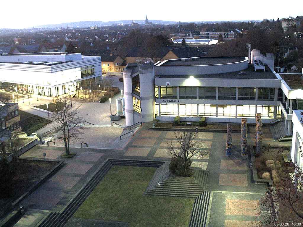Foto der Webcam: Verwaltungsgeb&auml;ude, Innenhof mit Audimax, H&ouml;rsaal-Geb&auml;ude 1