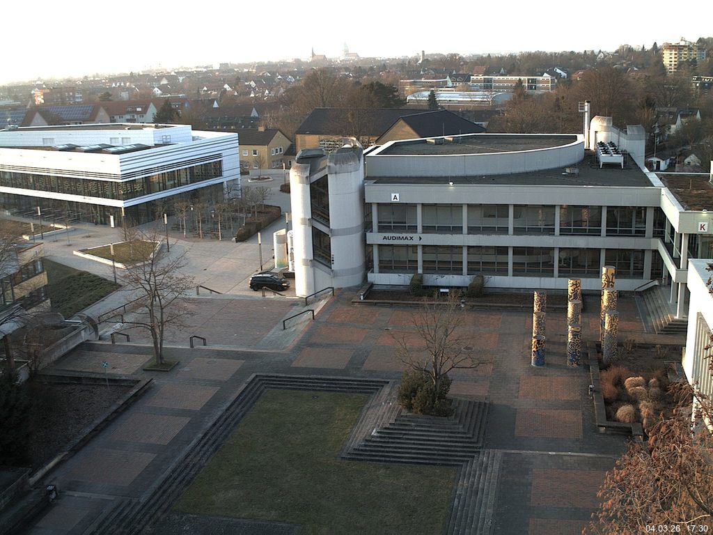 Foto der Webcam: Verwaltungsgeb&auml;ude, Innenhof mit Audimax, H&ouml;rsaal-Geb&auml;ude 1