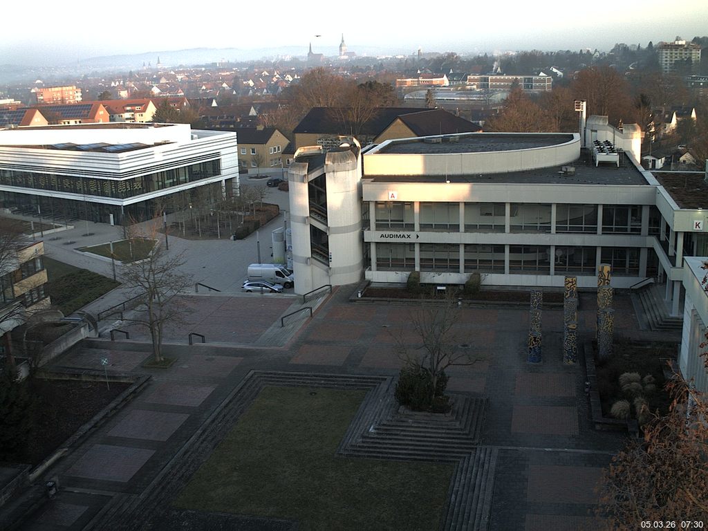 Foto der Webcam: Verwaltungsgeb&auml;ude, Innenhof mit Audimax, H&ouml;rsaal-Geb&auml;ude 1