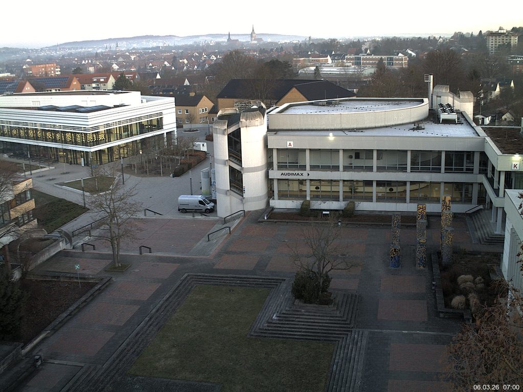 Foto der Webcam: Verwaltungsgeb&auml;ude, Innenhof mit Audimax, H&ouml;rsaal-Geb&auml;ude 1