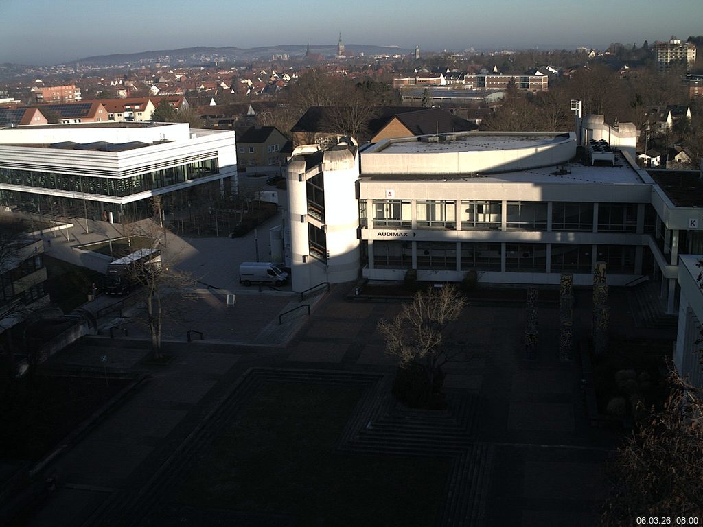 Foto der Webcam: Verwaltungsgeb&auml;ude, Innenhof mit Audimax, H&ouml;rsaal-Geb&auml;ude 1