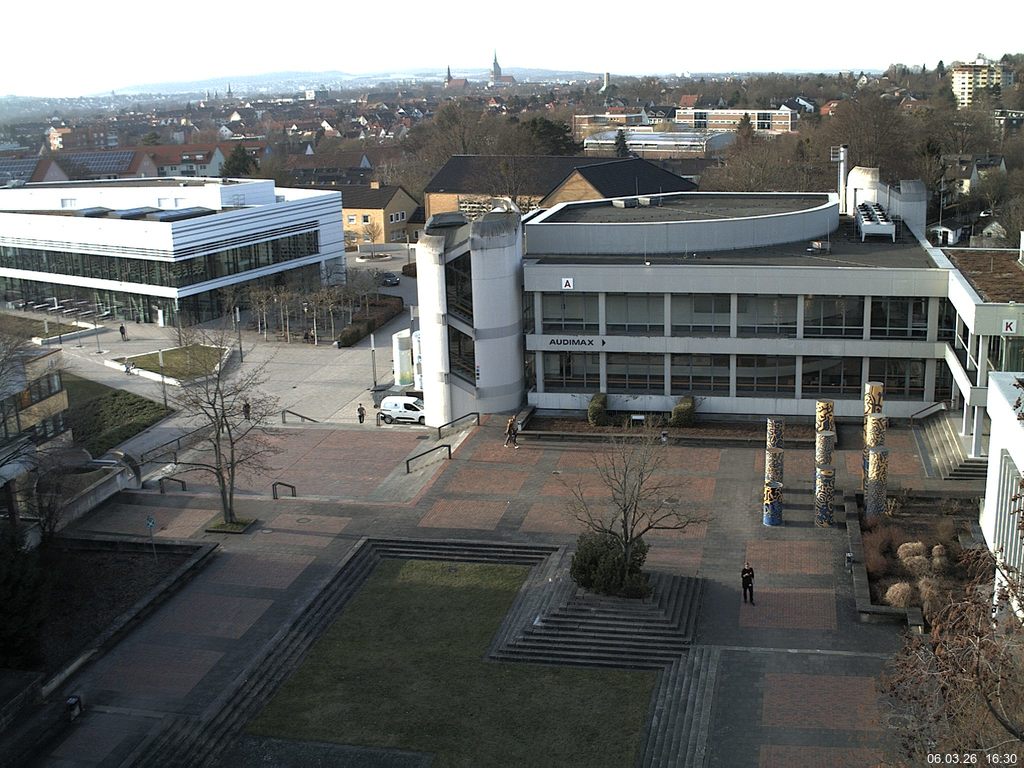 Foto der Webcam: Verwaltungsgeb&auml;ude, Innenhof mit Audimax, H&ouml;rsaal-Geb&auml;ude 1